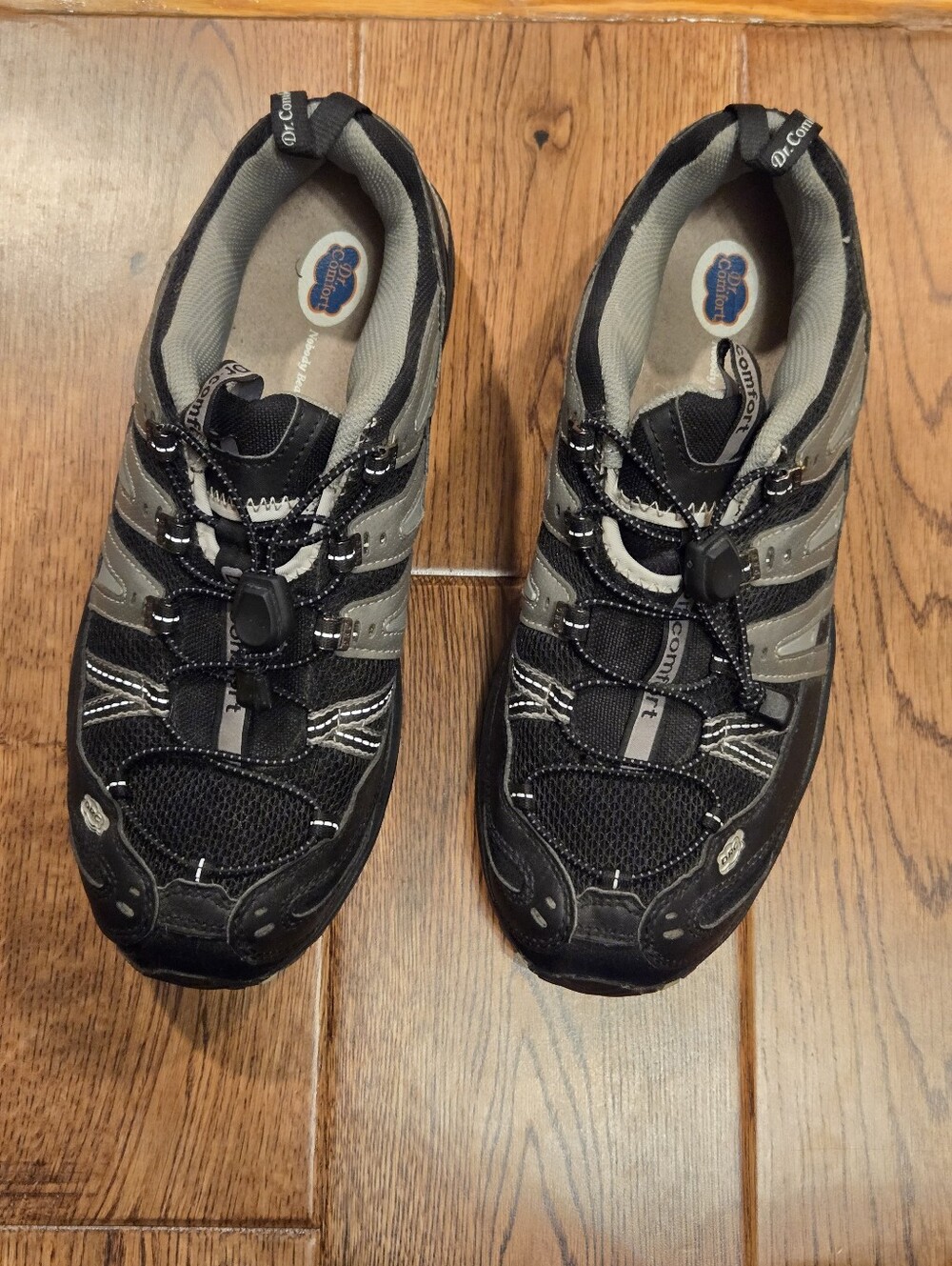 Dr Comfort Black & Silver Sneakers Size 11 Medium Width